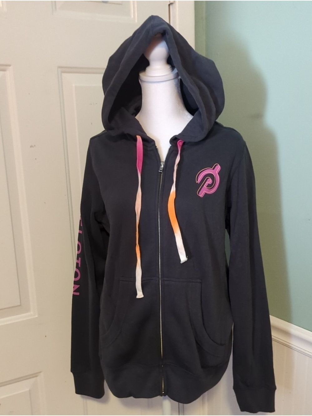 Peloton Women's Charcoal Zip Hoodie Large Sweatshirt Zip Up Fall Winter Wear